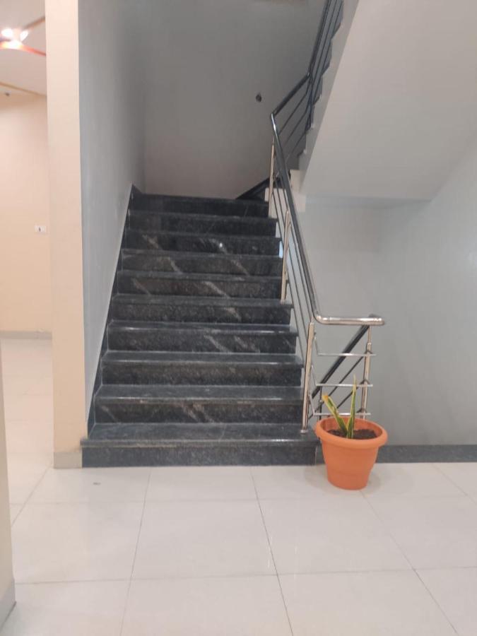 Hotel Hariram Tower Wardha Zewnętrze zdjęcie