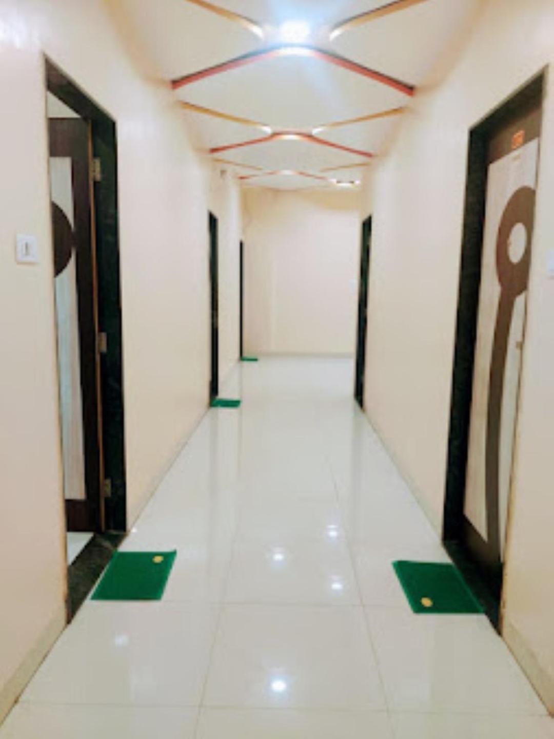 Hotel Hariram Tower Wardha Zewnętrze zdjęcie